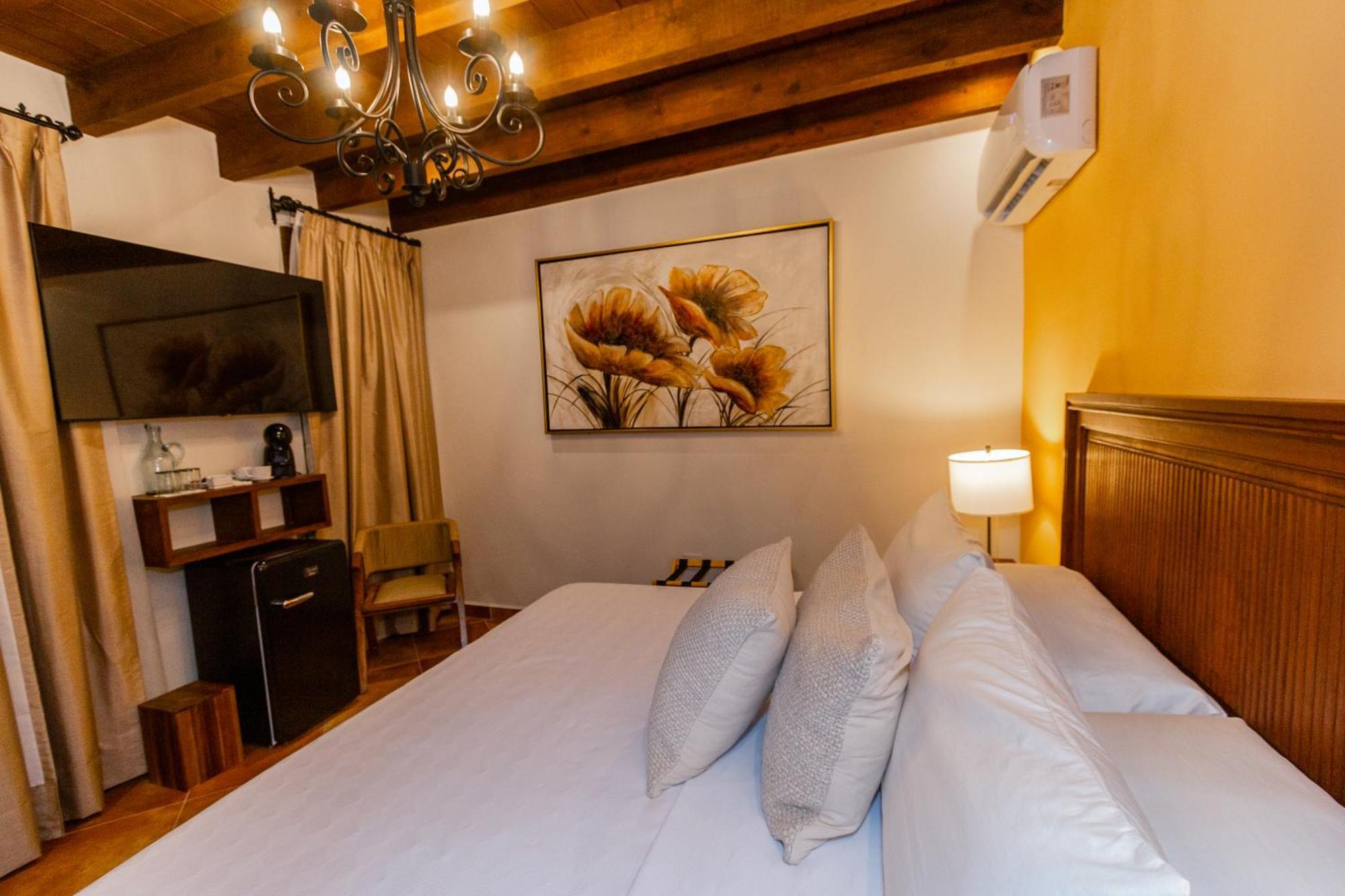 Five Queens Boutique Hotel ซานมิเกล เด อาเญนเด ภายนอก รูปภาพ